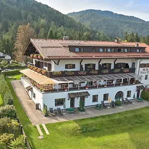 https://hotel-garni-maria-theresia.com-bavaria.com