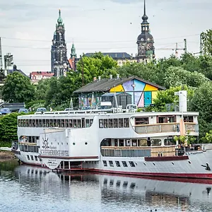 https://schiffsherberge-poppelmann.dresdenhotels.net