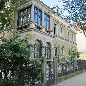 https://villa-barbara.dresdenhotels.net